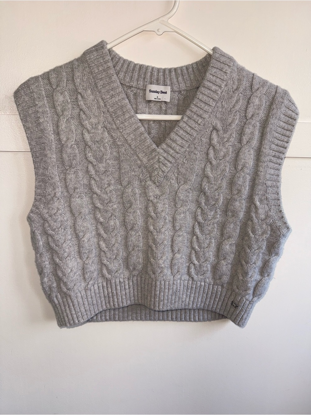 Aritzia Sunday Best Winston Cable Knit Sweater Vest Small Merino Wool Preppy
